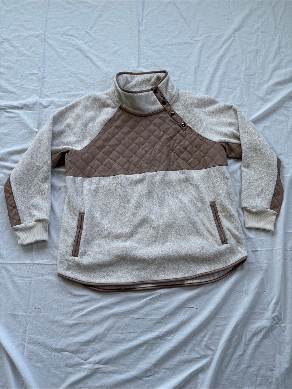 Abercrombie & Fitch Cream and Taupe Quilted-Toggle Turtleneck Fleece Sweater XL
